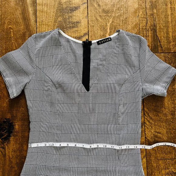 NWOT Cefian Grey Plaid-pattern Business V-Neck Pencil Dress w/ Short Sleeves - Picture 8 of 9